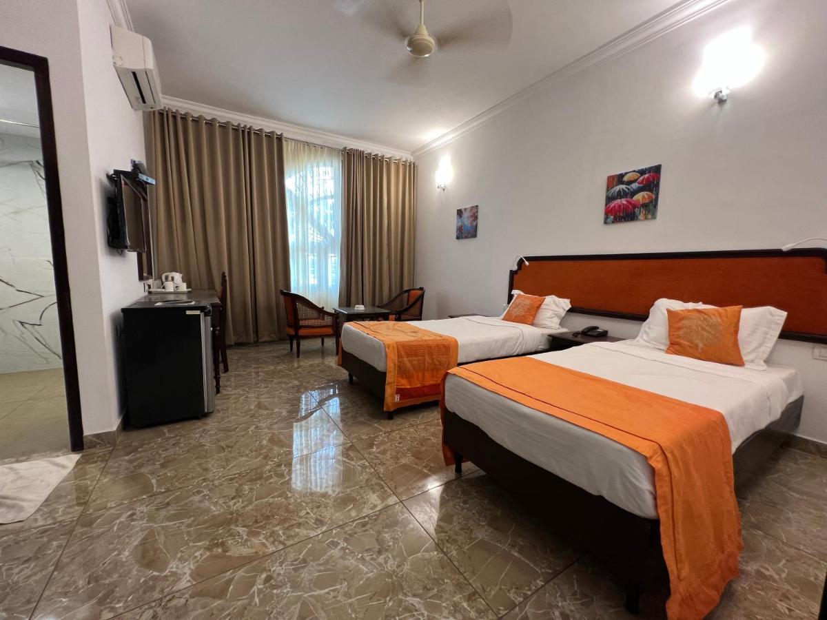 Ats Willingdon Hotel Kochi Zewnętrze zdjęcie