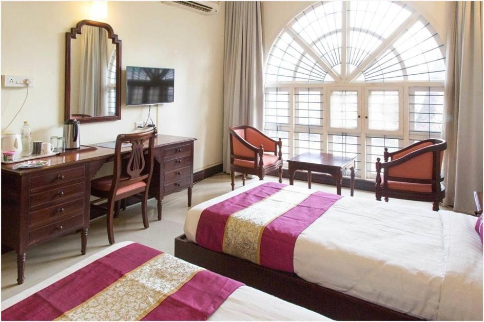 Ats Willingdon Hotel Kochi Zewnętrze zdjęcie