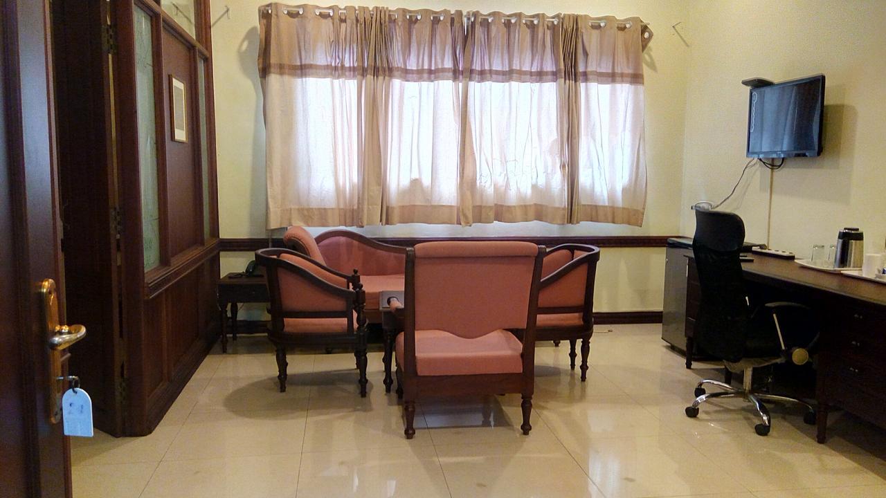 Ats Willingdon Hotel Kochi Zewnętrze zdjęcie