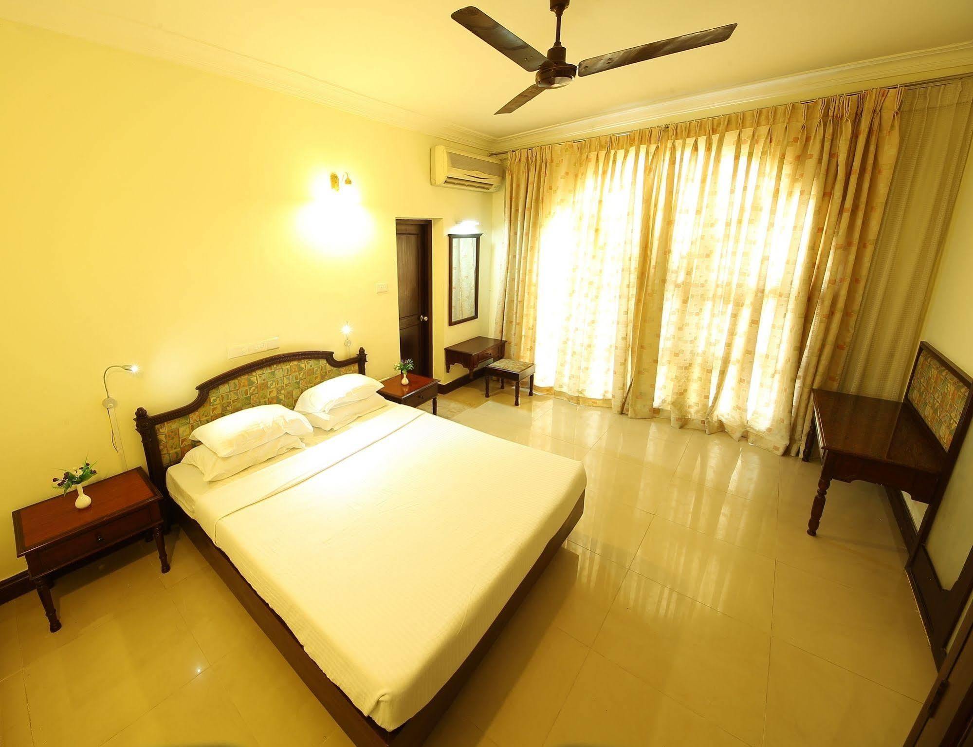 Ats Willingdon Hotel Kochi Zewnętrze zdjęcie